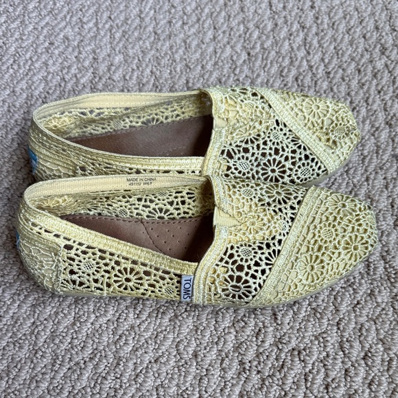 TOMS Women's Sunny Yellow Crochet Shoes - Picture 1 of 6